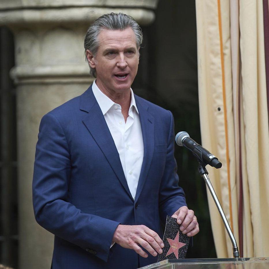 California governor urges ºÃÉ«tvs to ignore Trump, come back for sand, sun and wine